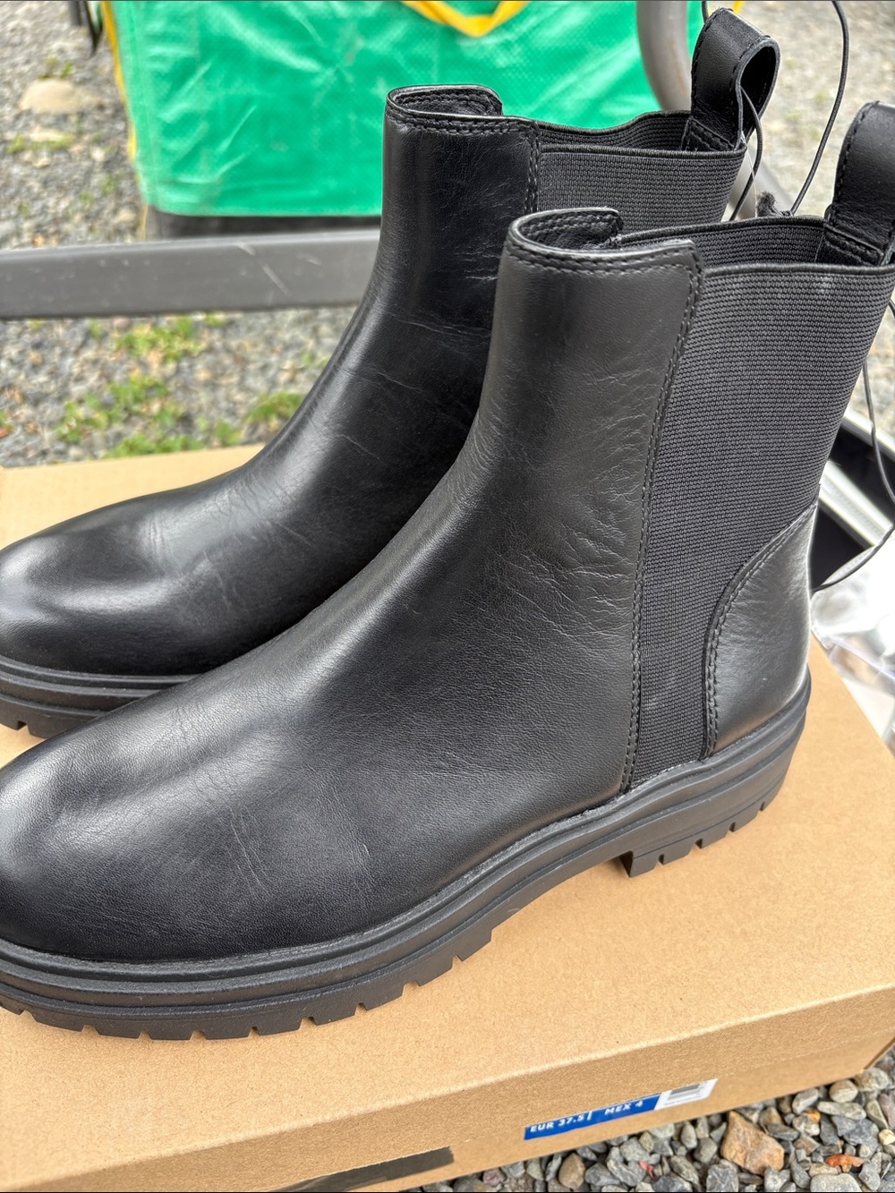 Steve Madden Black Leather Chukka Chelsea Boots